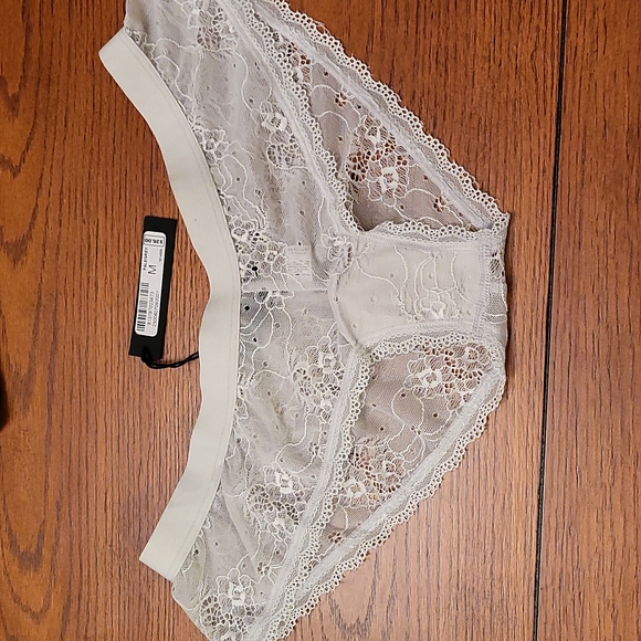 🆕️Joe's jeans Lace underwear , light gray and black - Picture 2 of 16